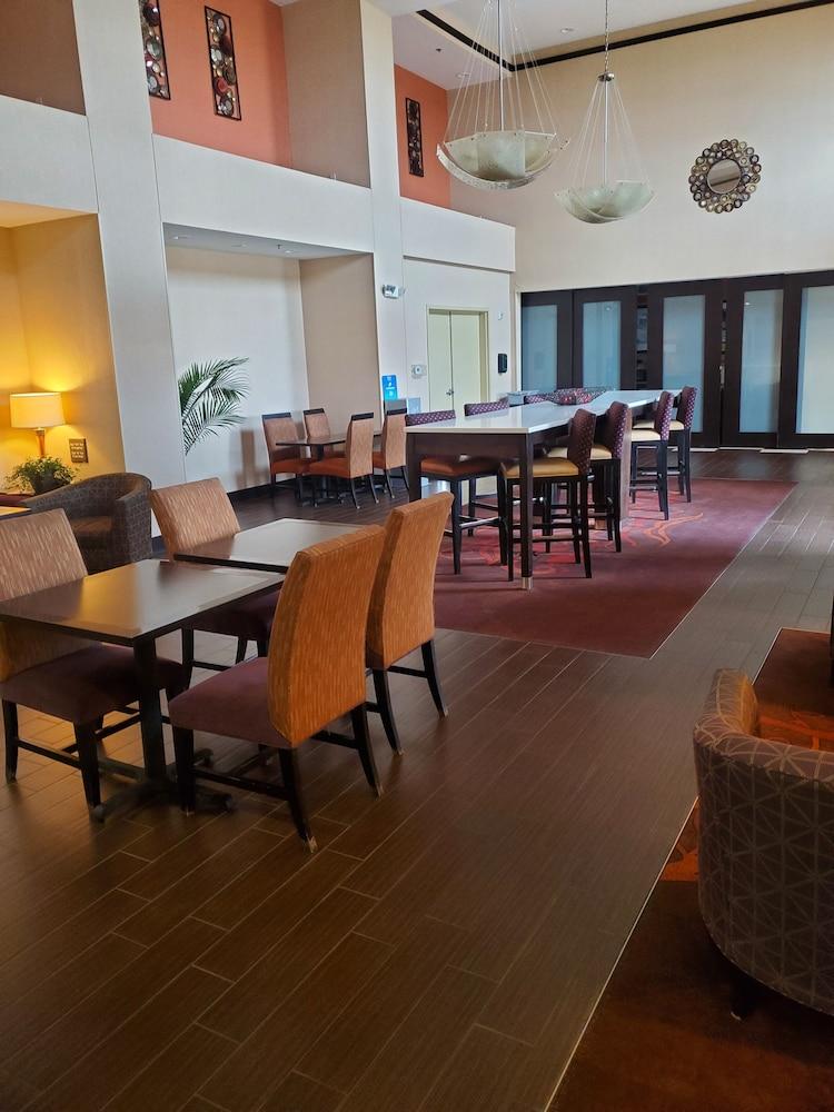 Hampton Inn & Suites Джеймстаун Экстерьер фото